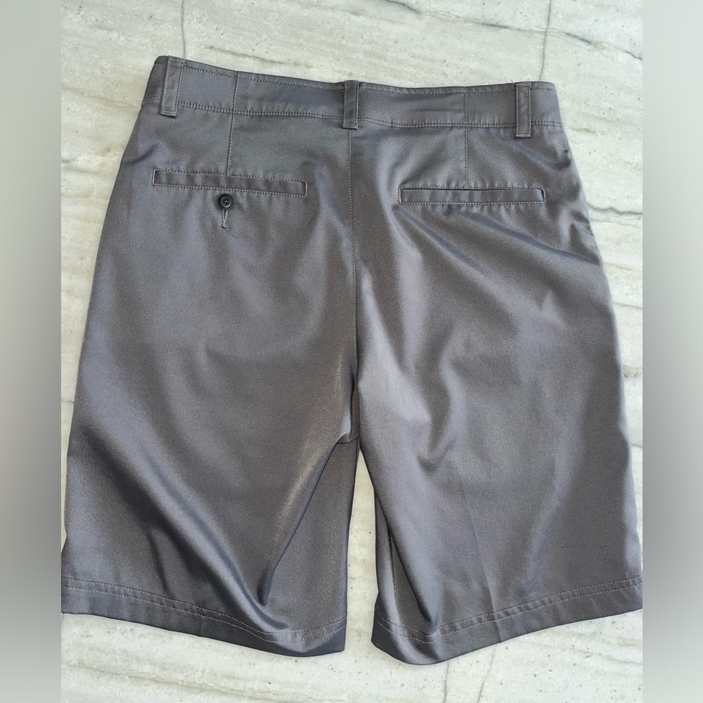 MENS GRAY GOLF SHORTS PGA TOUR SIZE 30 M